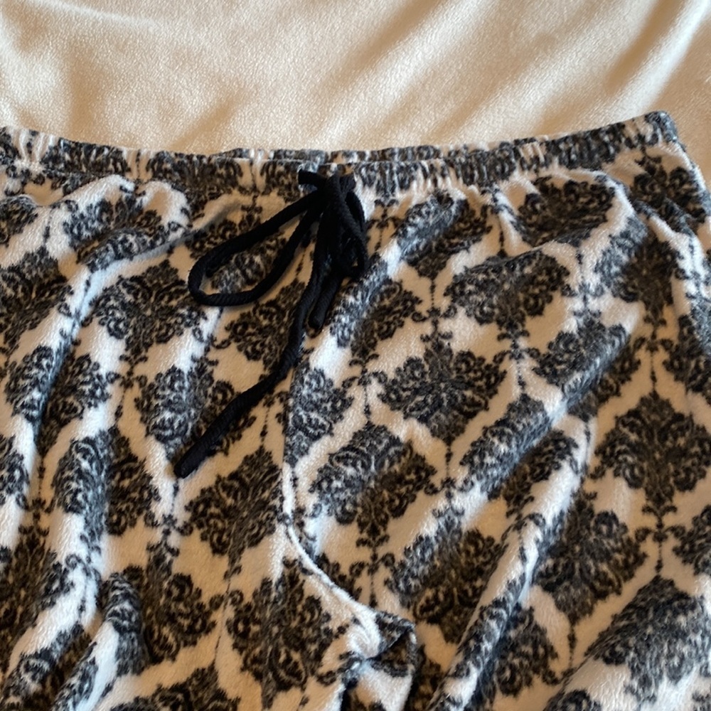 PJ Set - Picture 5 of 8